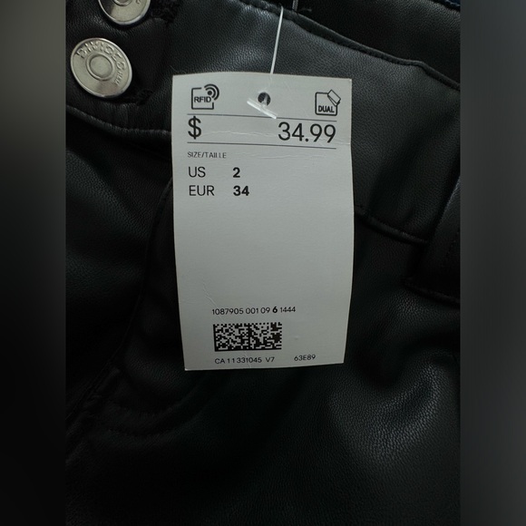 LOW-RISE BLACK LEATHER SKIRT - Picture 3 of 3